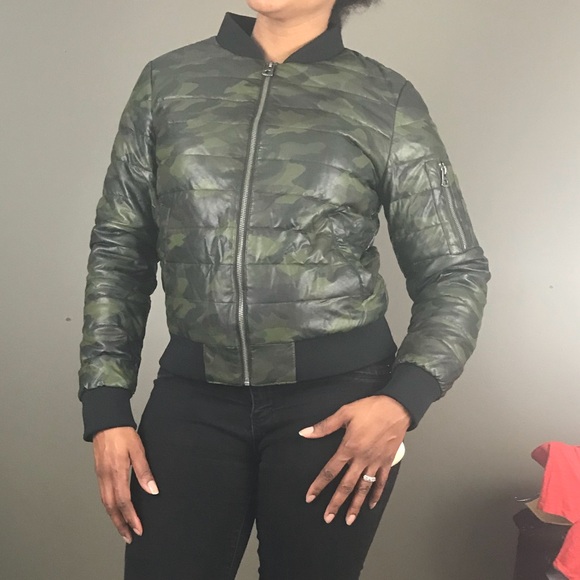 🔥Final price drop 🔥 NEW Lucky brand Camouflage puffer Bomber M - Picture 6 of 8